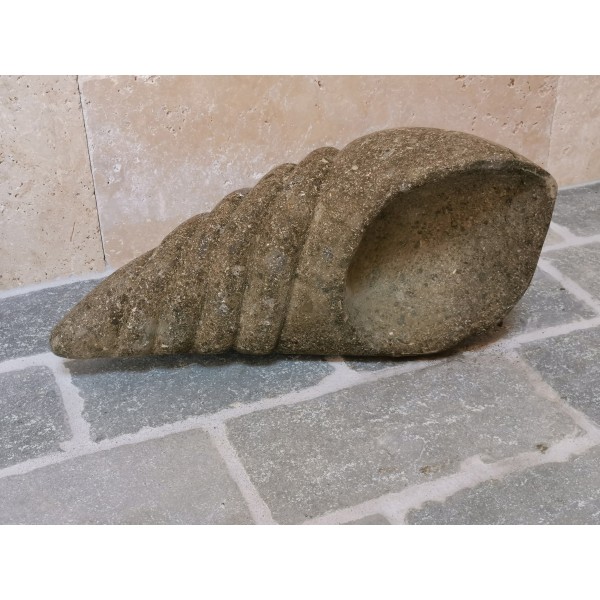 Escargot de Mer en Pierre Verte
Sculpté à la Main
Pièce Unique
Dimensions : 45 x 22 x 22cm