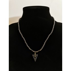 Collier Triangle Hématite